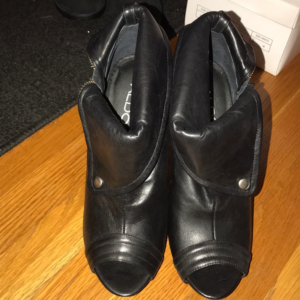 Black heels/ Boots